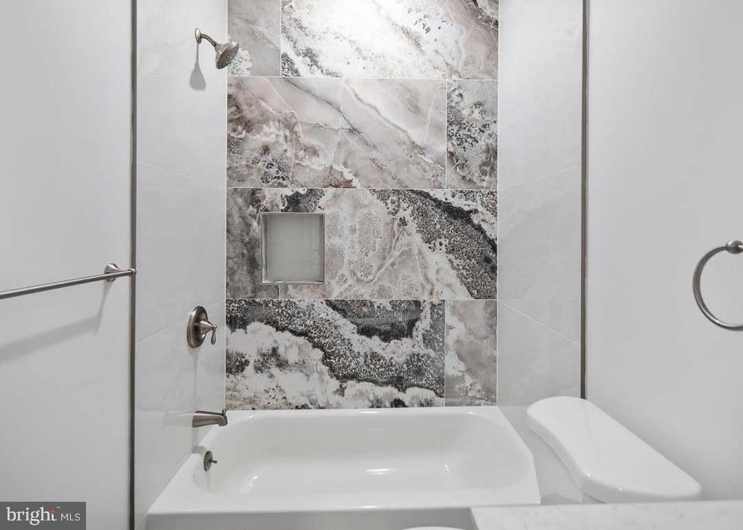 WEST OAK LANE - Residential