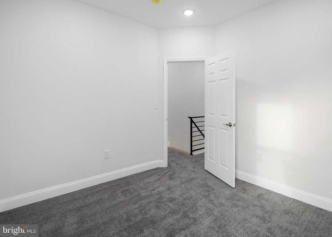 WEST OAK LANE - Residential