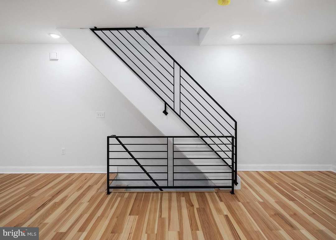 WEST OAK LANE - Residential