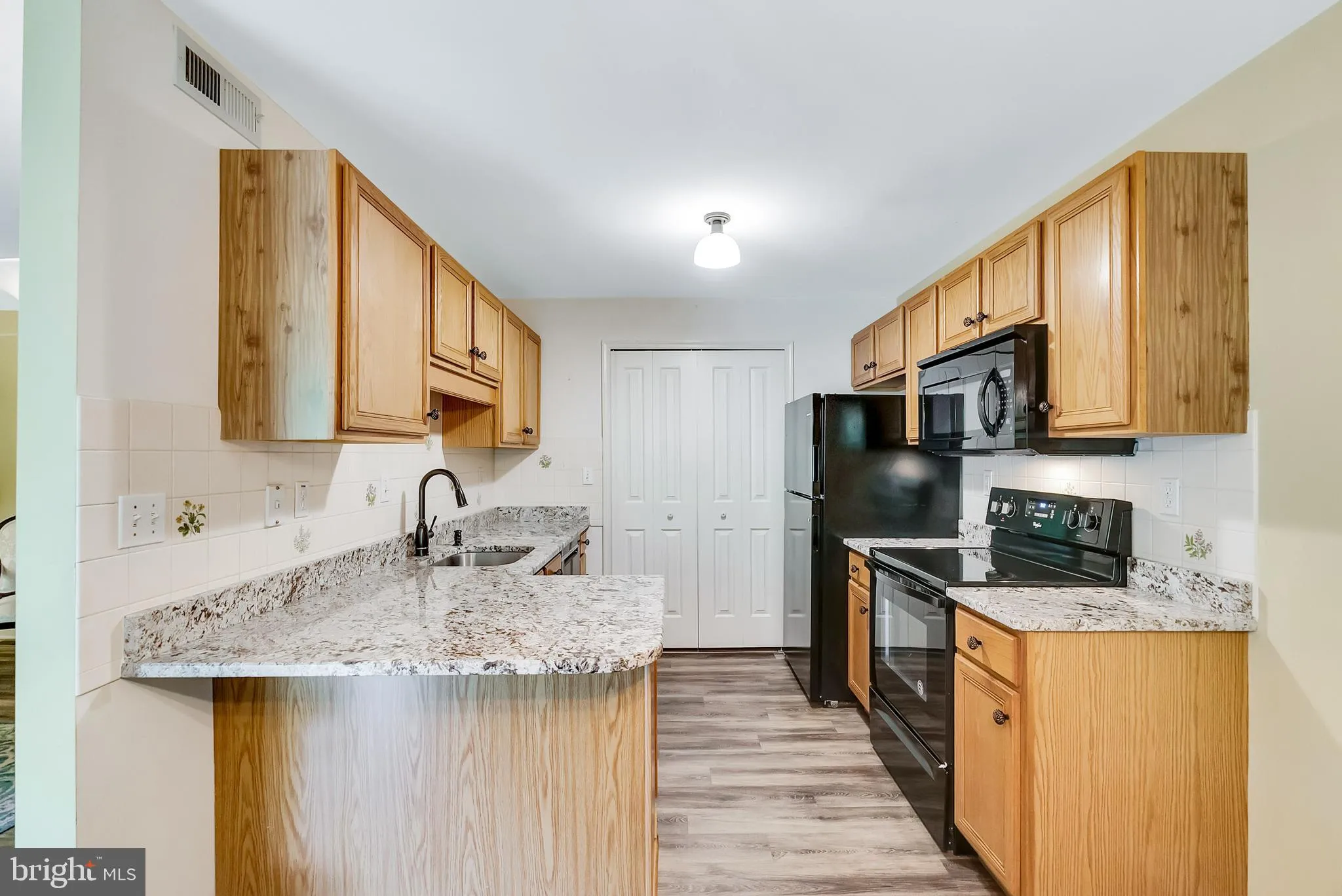 Paoli, Pennsylvania 19301, United States, 2 Bedrooms Bedrooms, ,2 BathroomsBathrooms,Residential,Active,129638