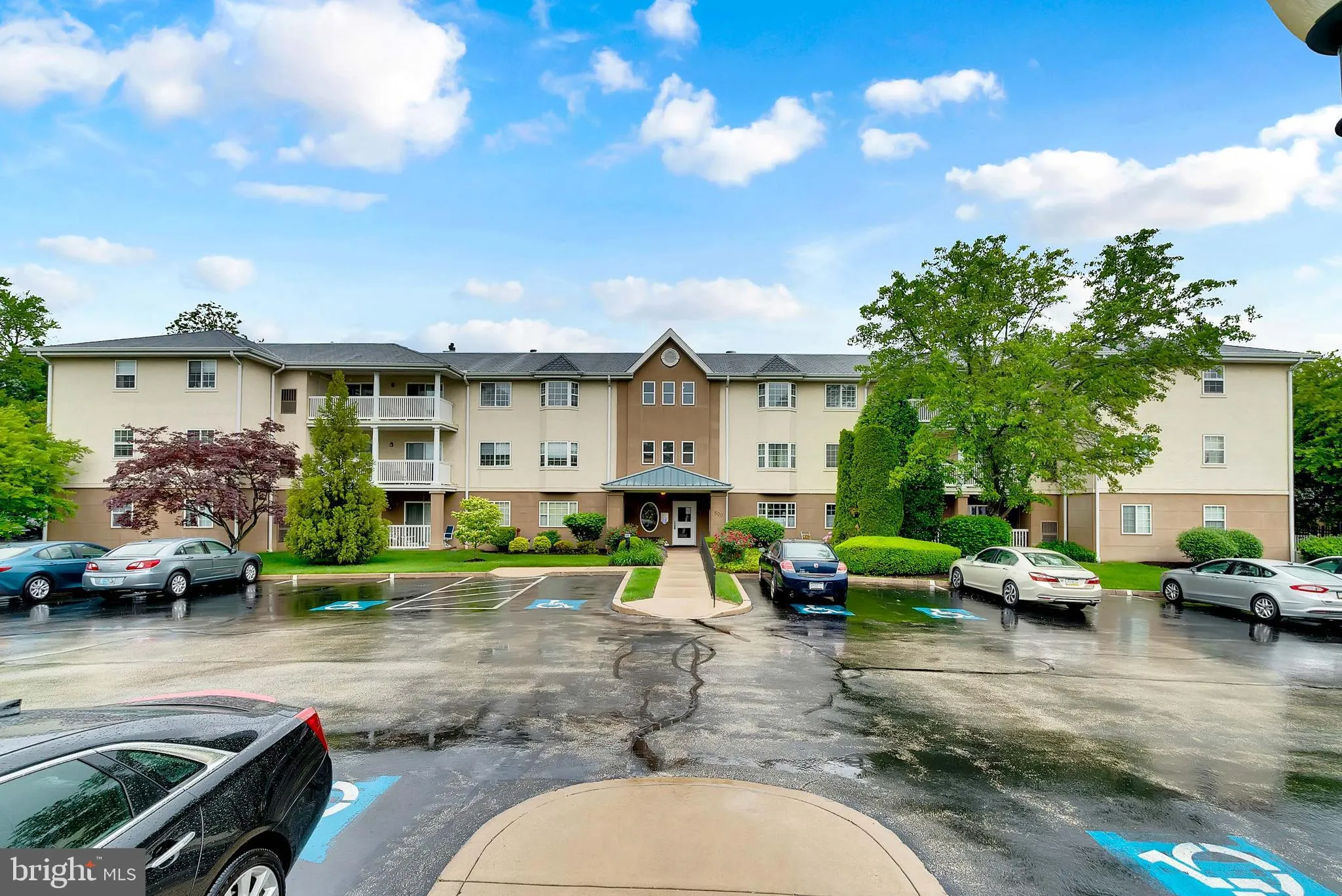 Paoli, Pennsylvania 19301, United States, 2 Bedrooms Bedrooms, ,2 BathroomsBathrooms,Residential,Active,129638