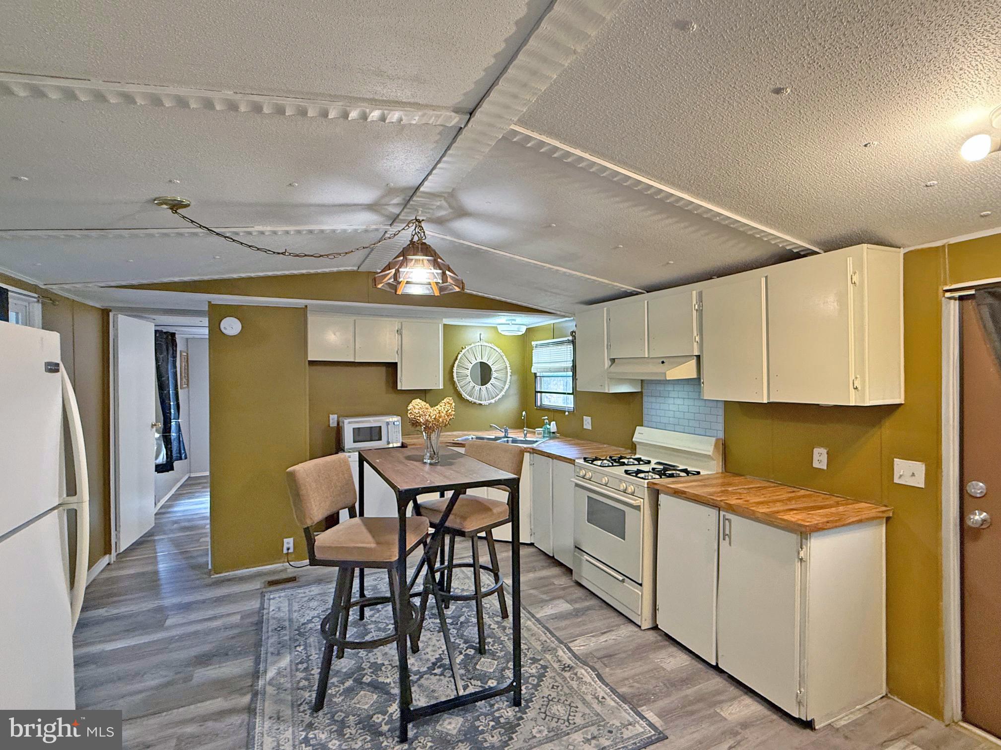 LOVE CREEK PARK - Residential