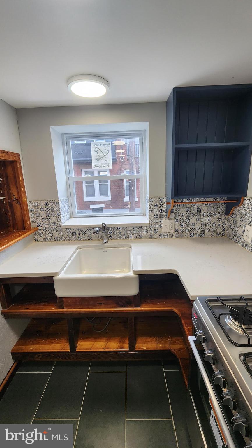 WEST PASSYUNK - Residential Lease