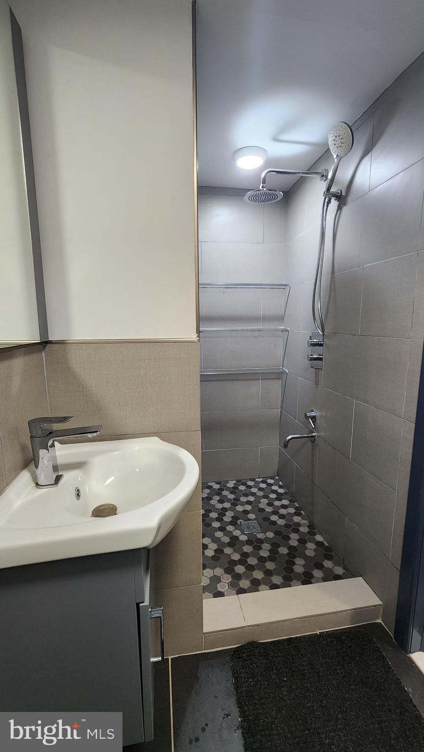 WEST PASSYUNK - Residential Lease