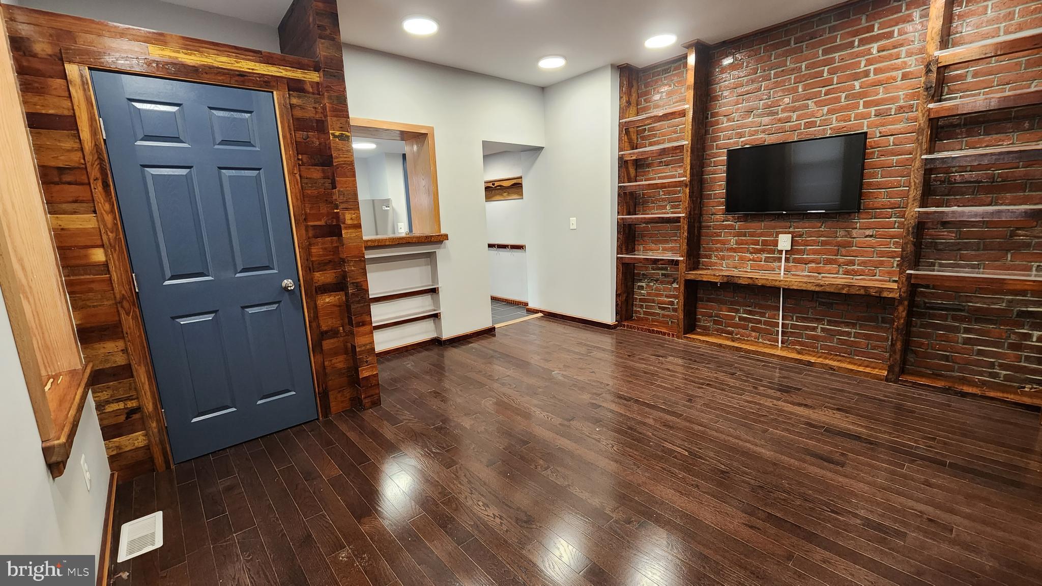 WEST PASSYUNK - Residential Lease