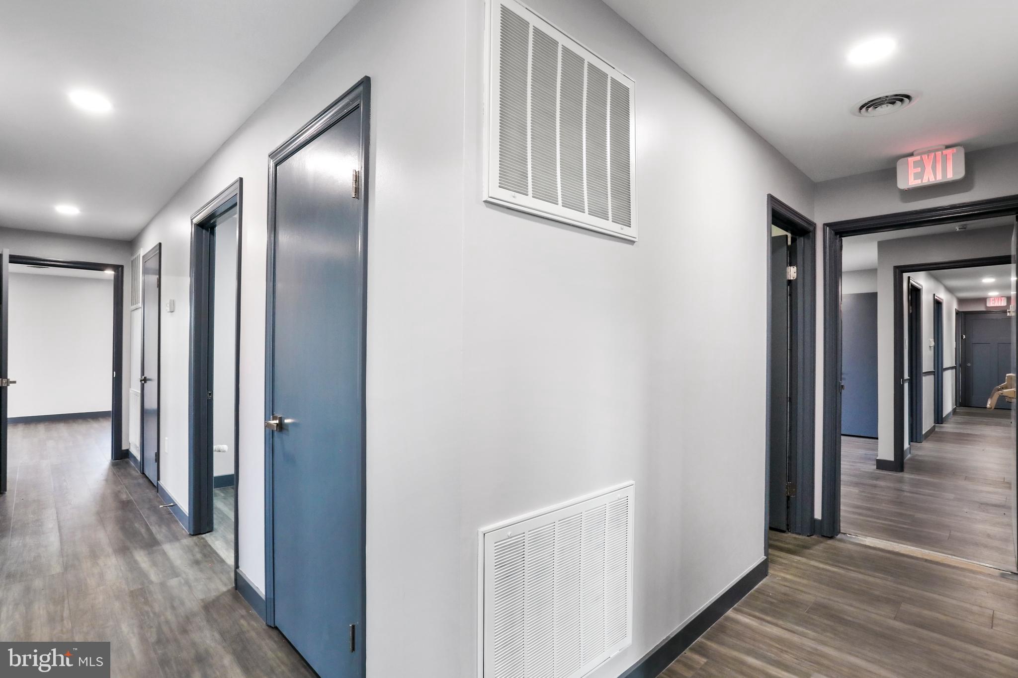 CLIFTON SQUARE - Commercial Lease