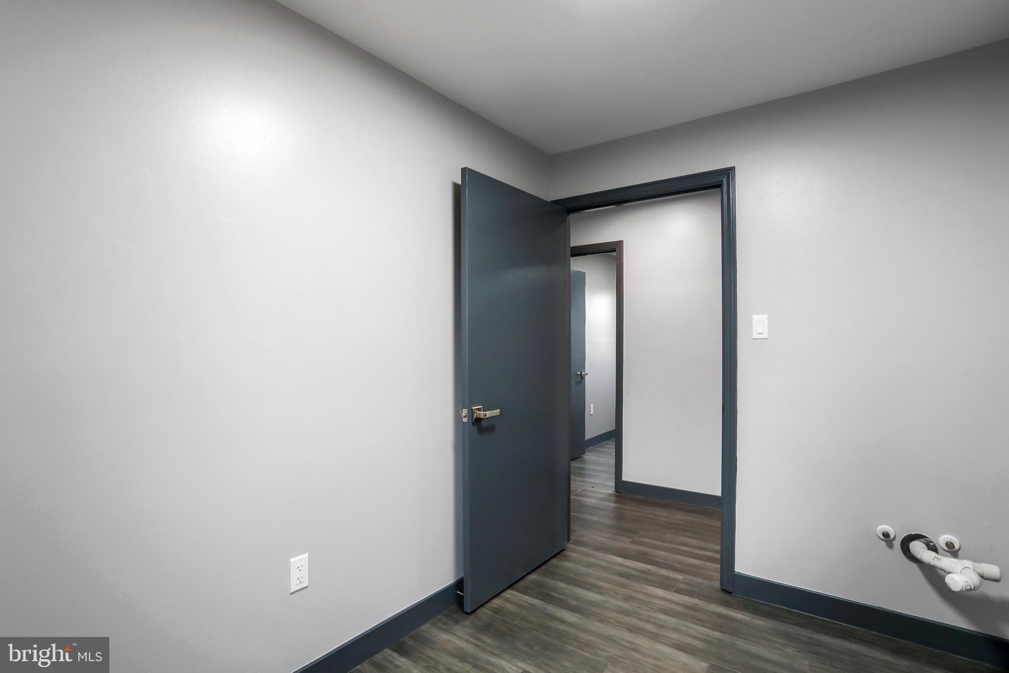 CLIFTON SQUARE - Commercial Lease