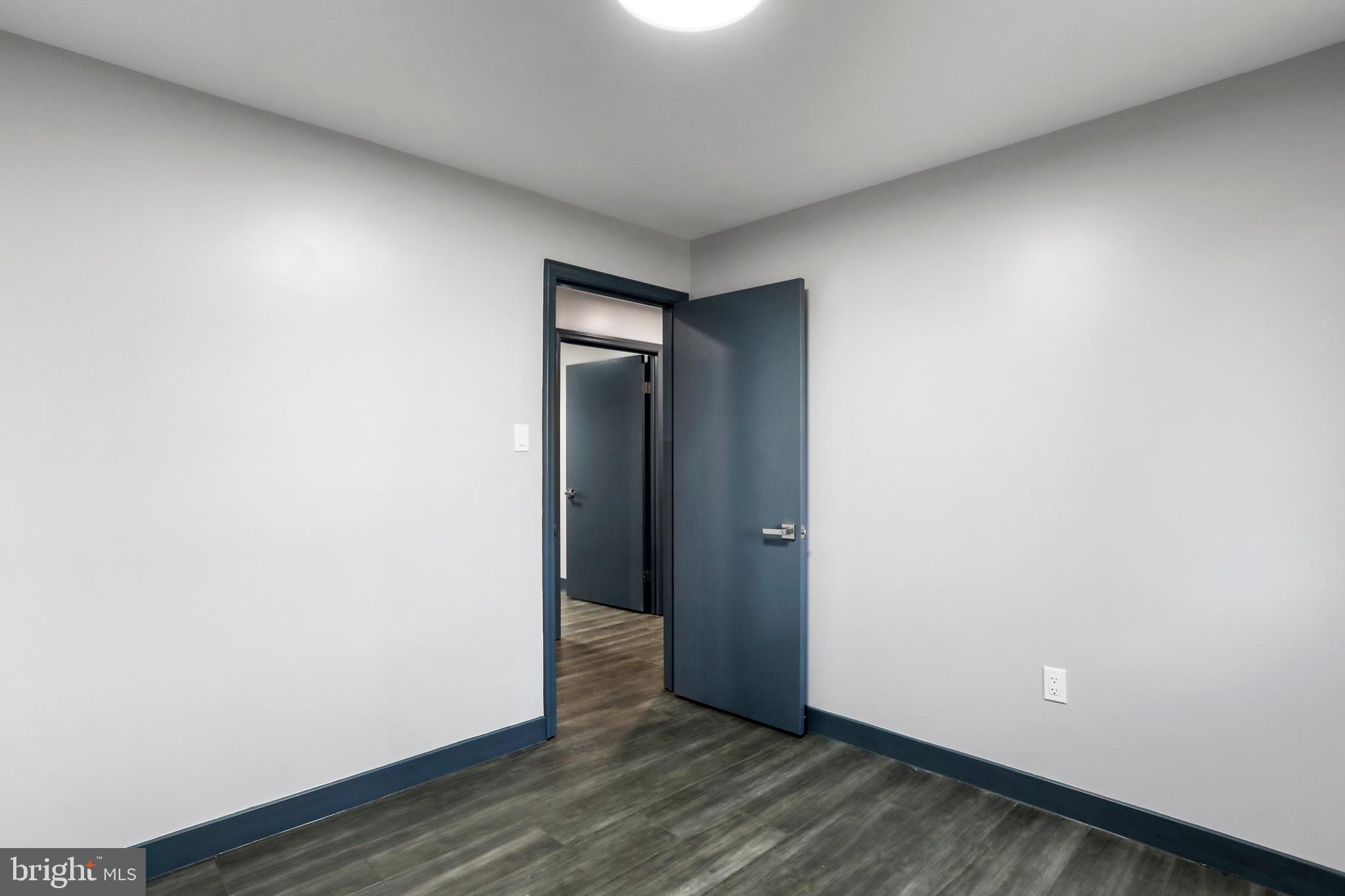 CLIFTON SQUARE - Commercial Lease