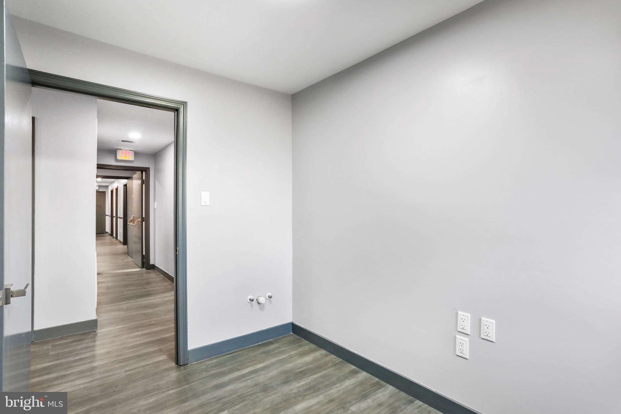 CLIFTON SQUARE - Commercial Lease