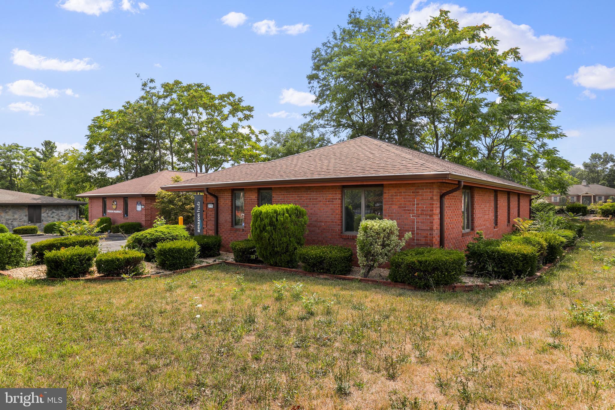 CLIFTON SQUARE - Commercial Lease