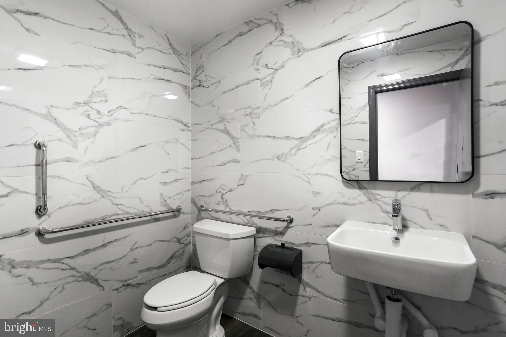 CLIFTON SQUARE - Commercial Lease