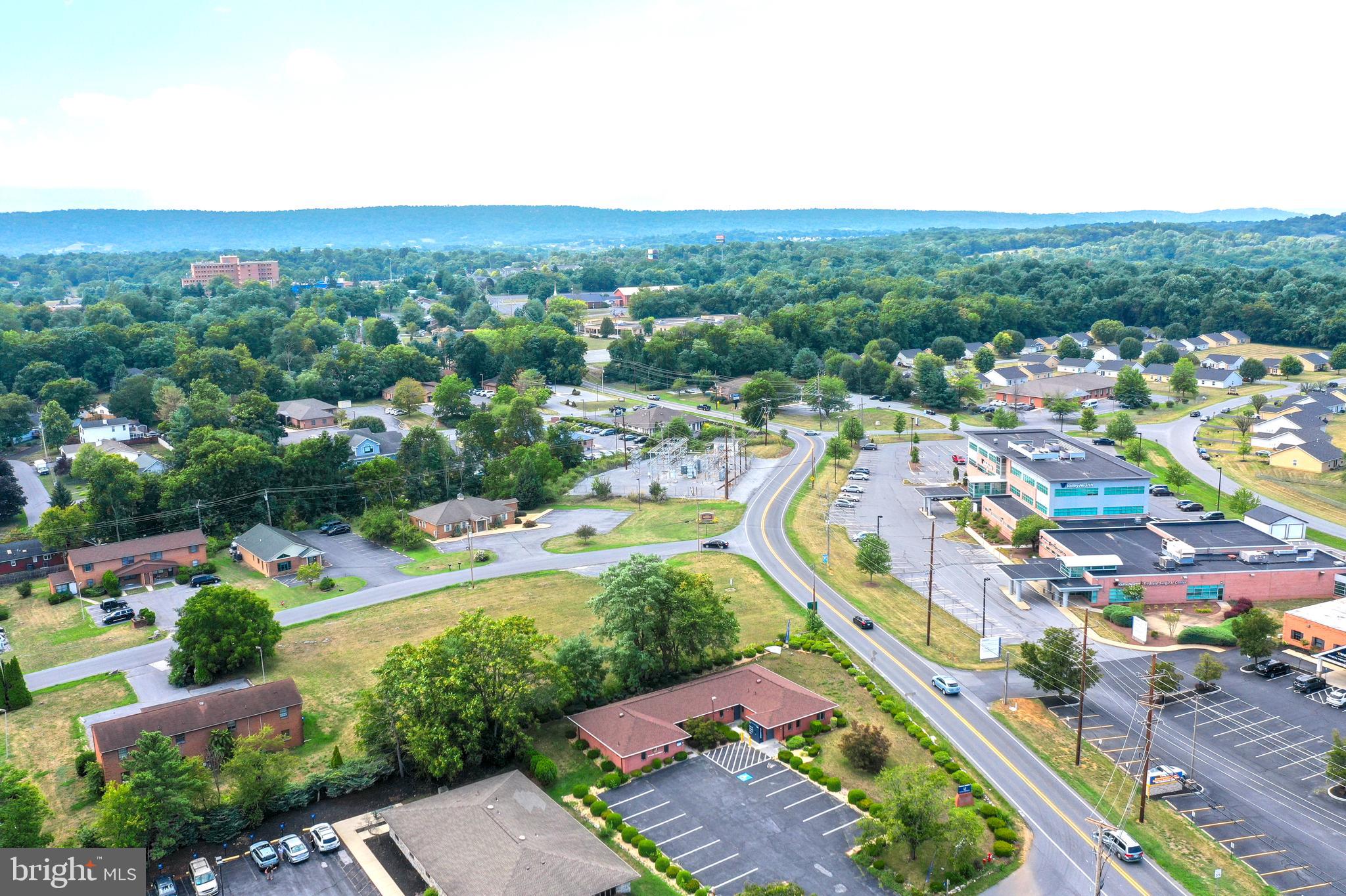 CLIFTON SQUARE - Commercial Lease