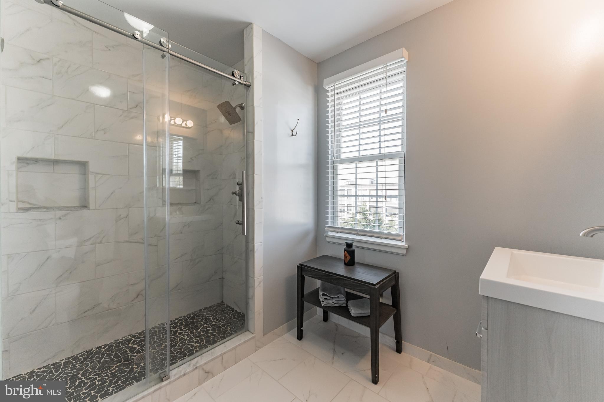 ROXBOROUGH - Residential Lease