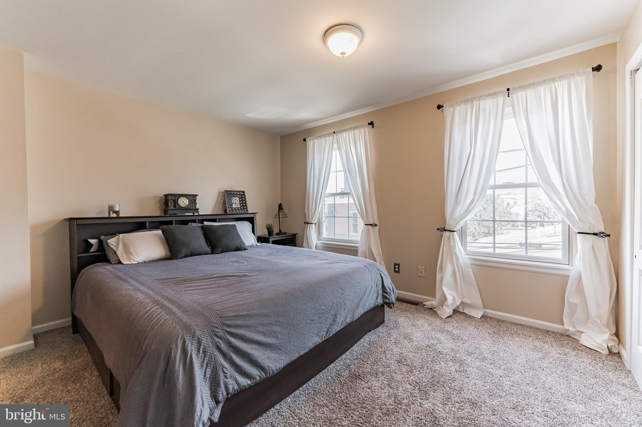 ROXBOROUGH - Residential Lease