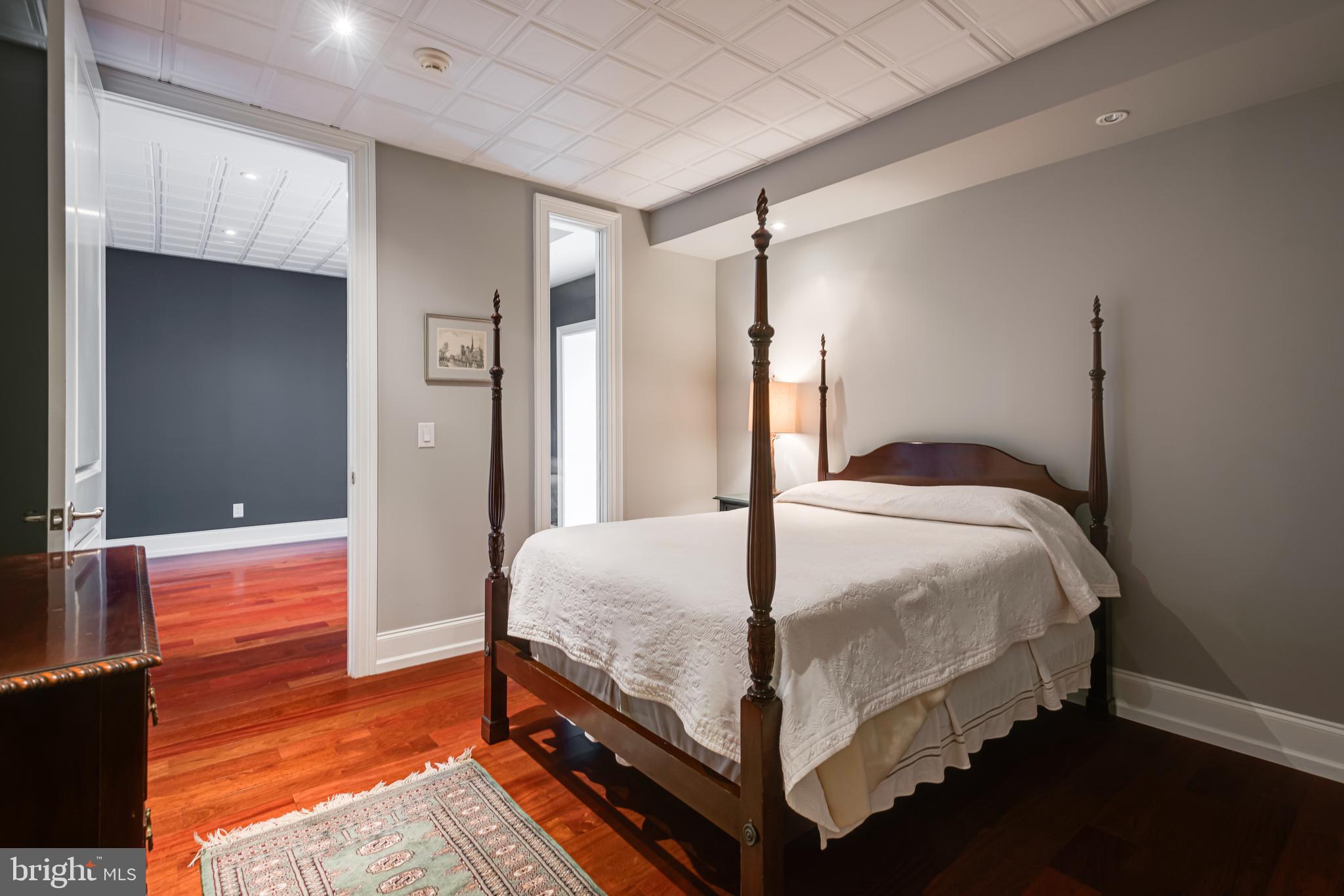 BRYN MAWR - Residential