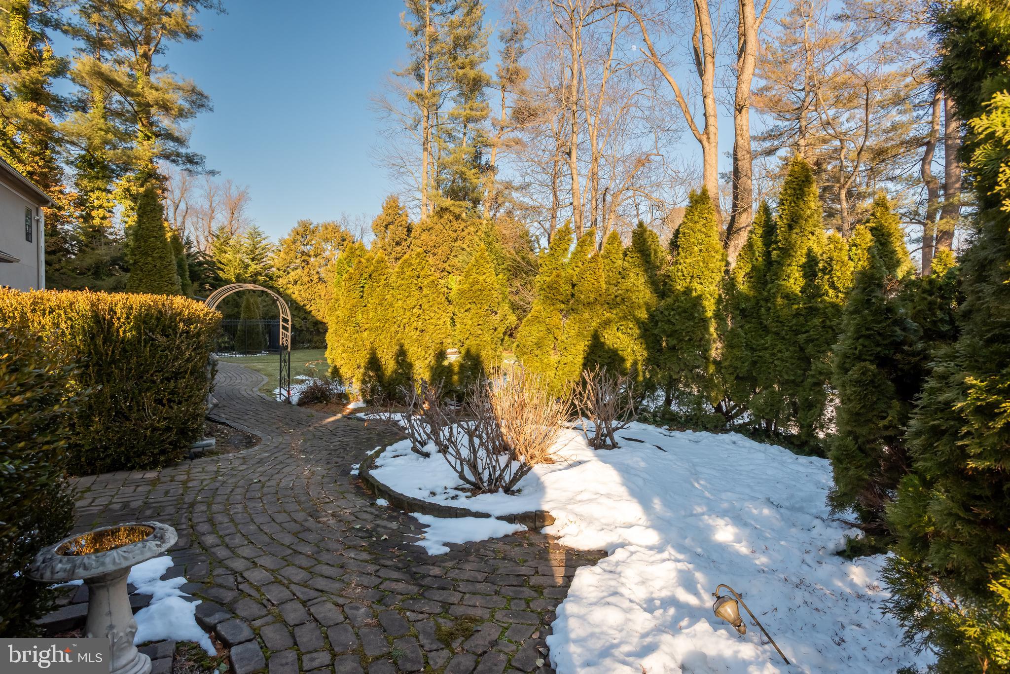 BRYN MAWR - Residential