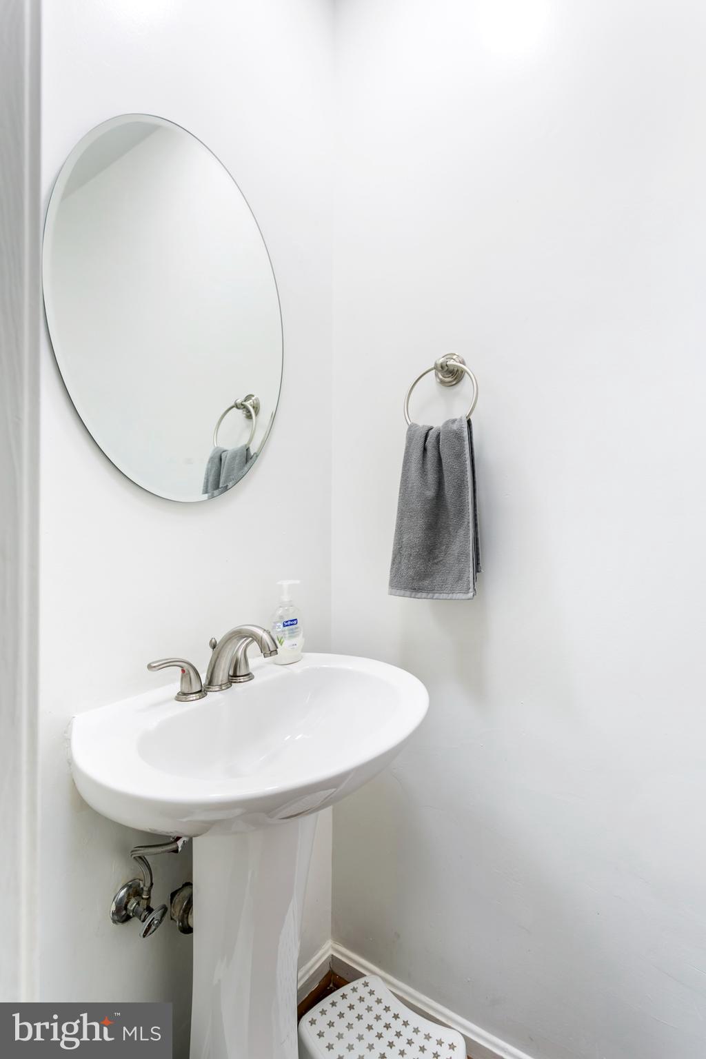 VALLEY STREAM ESTATES - Residential