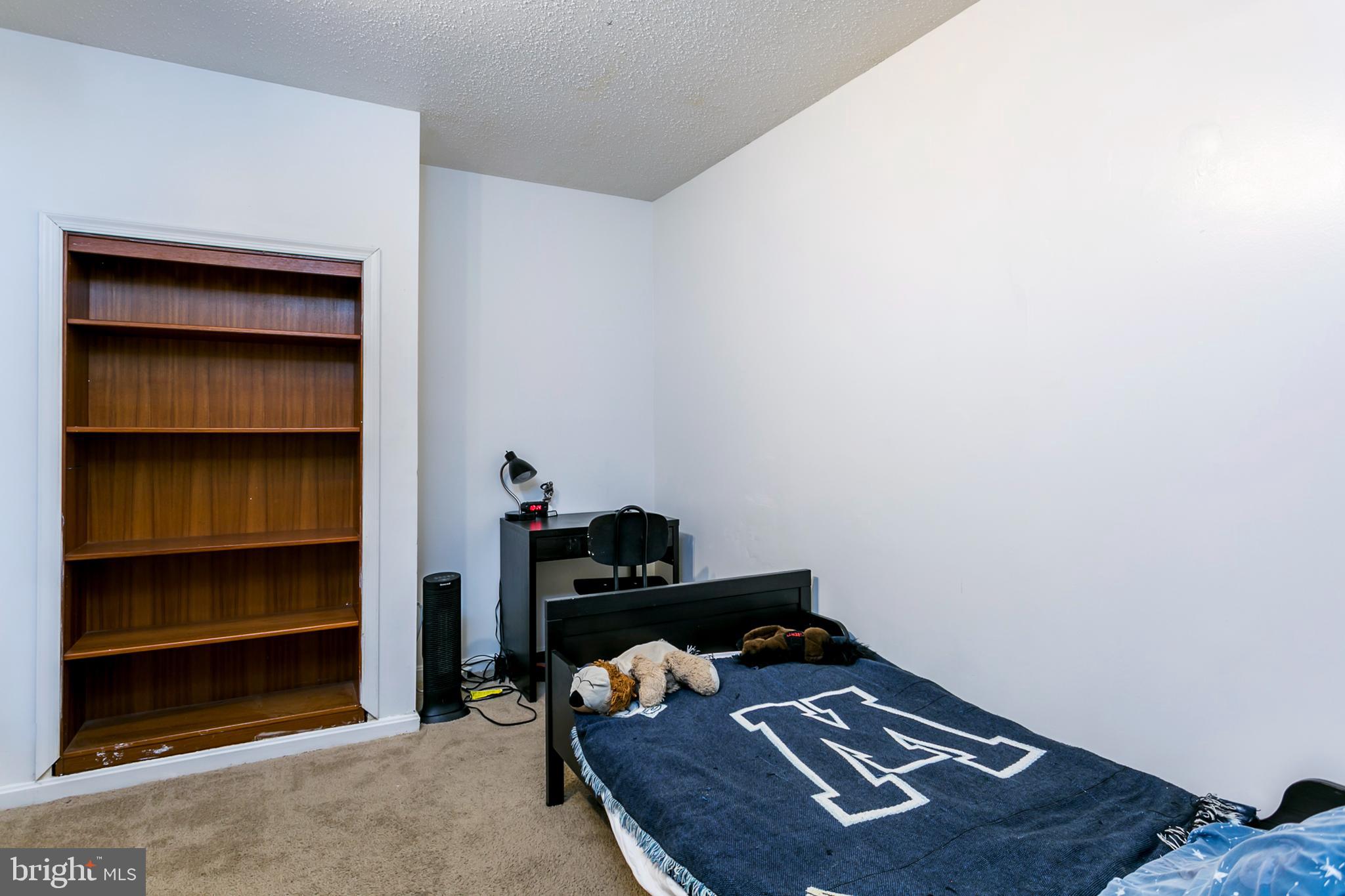 VALLEY STREAM ESTATES - Residential