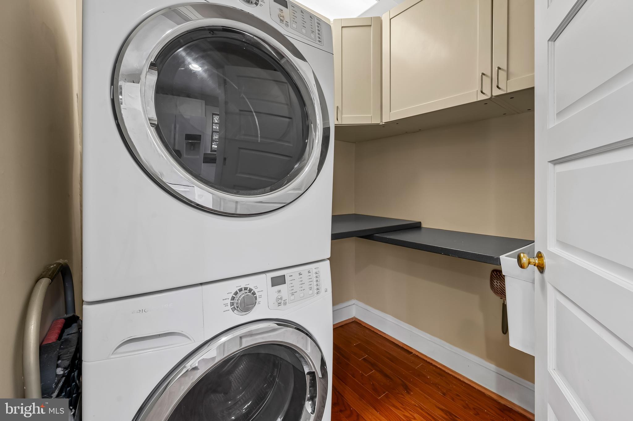 ROLAND PARK - Residential