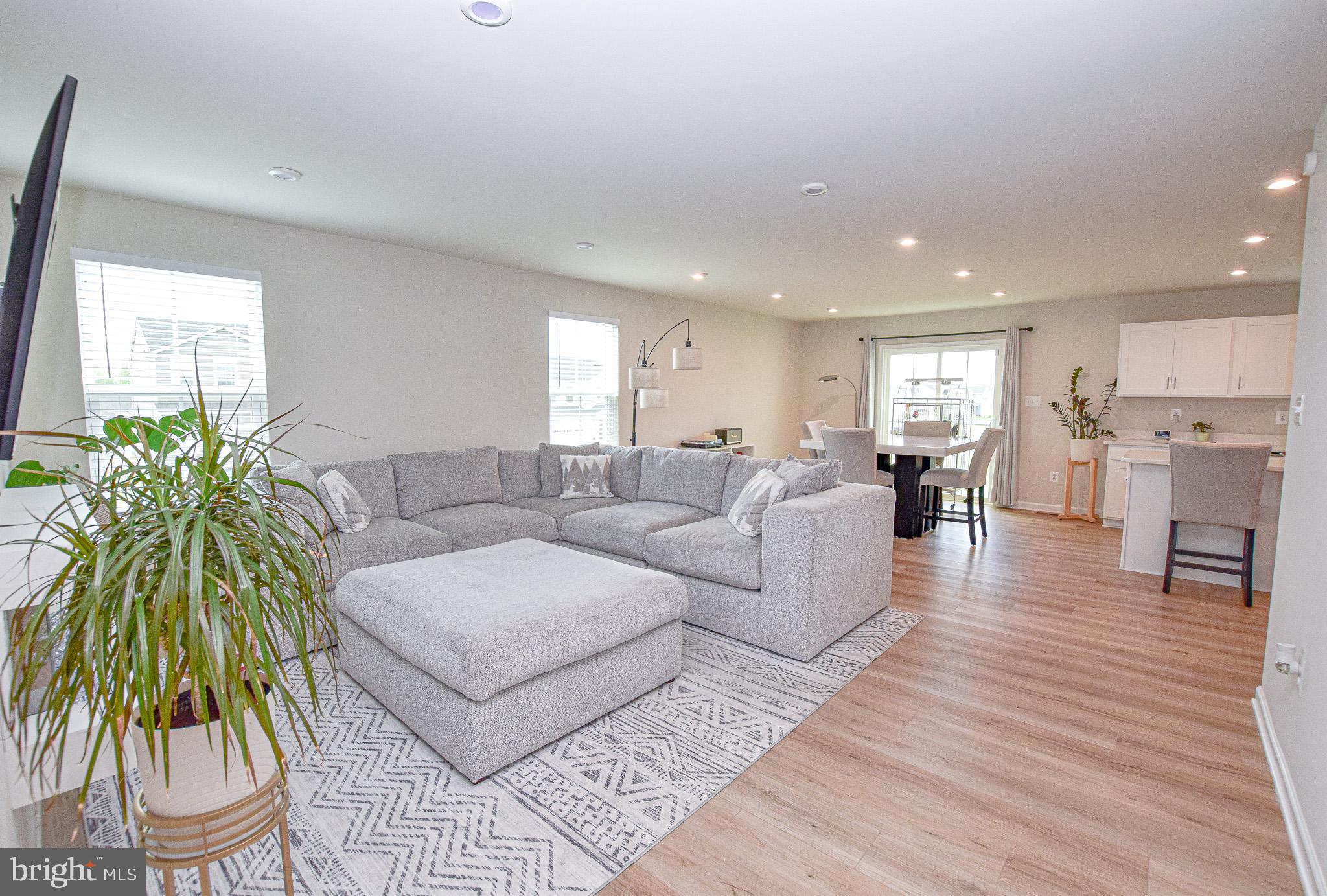 CARDINAL POINTE - Residential