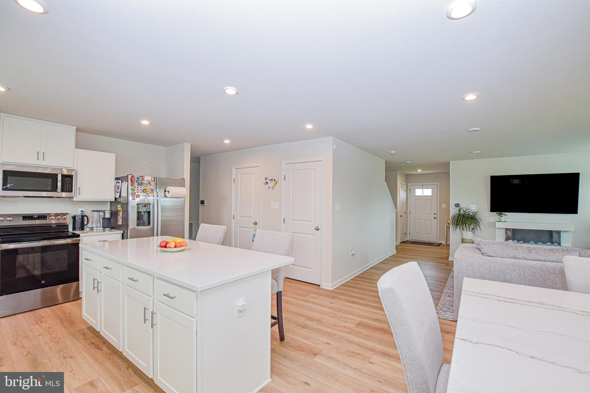 CARDINAL POINTE - Residential