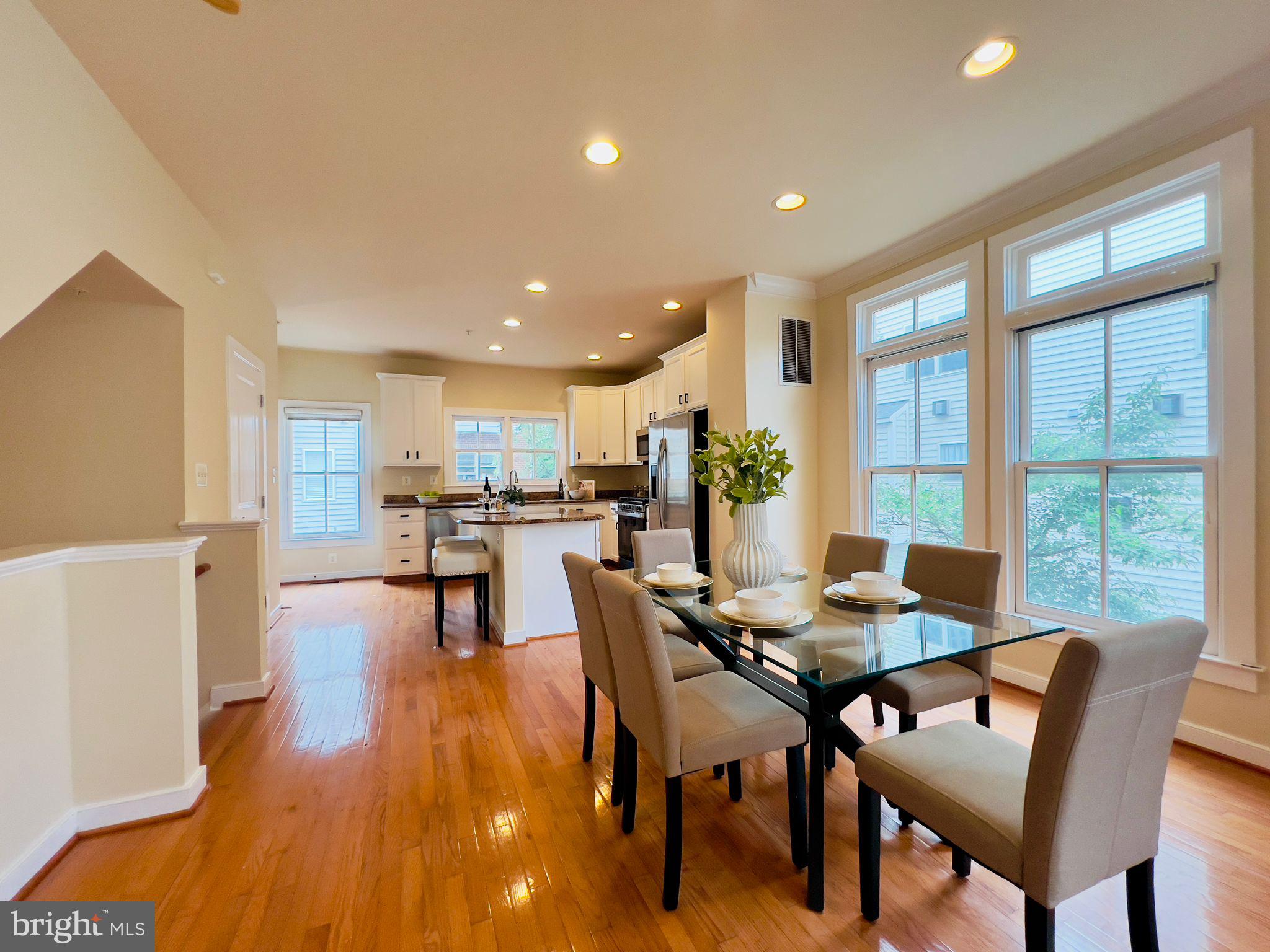 BROWNSTONES AT WHEATON - Residential