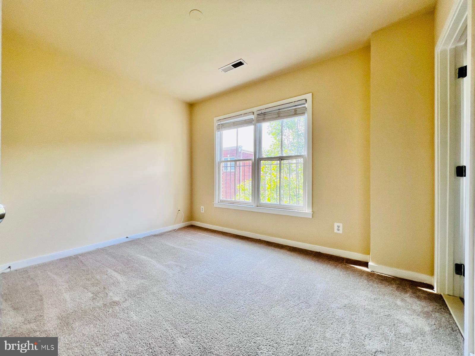 BROWNSTONES AT WHEATON - Residential