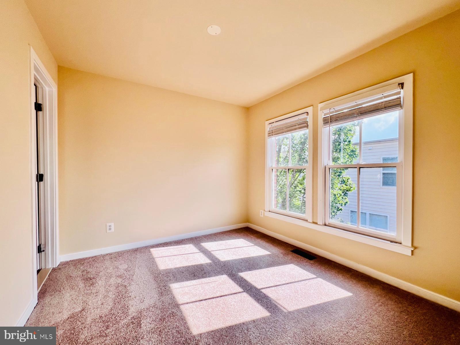 BROWNSTONES AT WHEATON - Residential