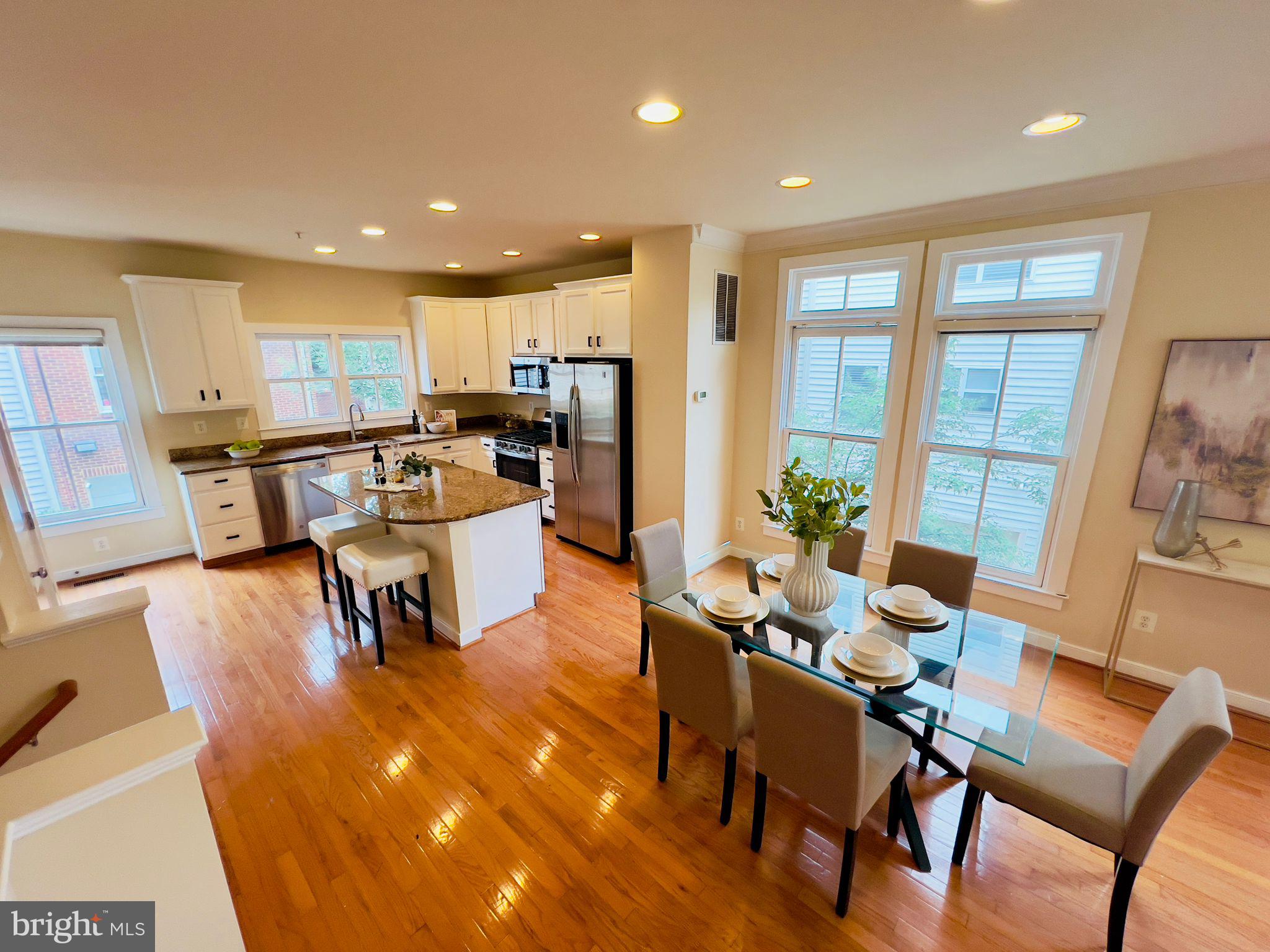 BROWNSTONES AT WHEATON - Residential