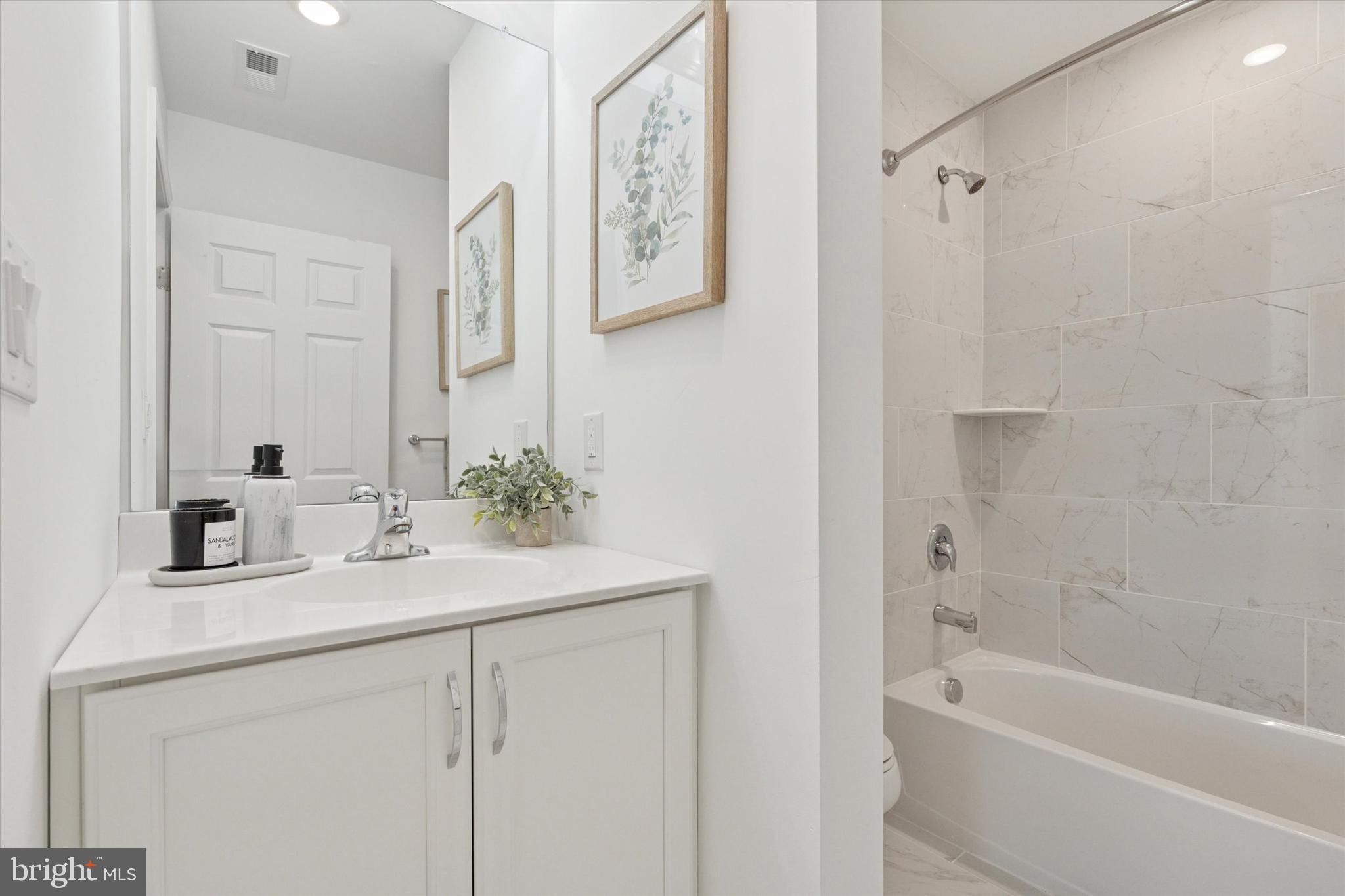 RADCLIFFE COURT - Residential