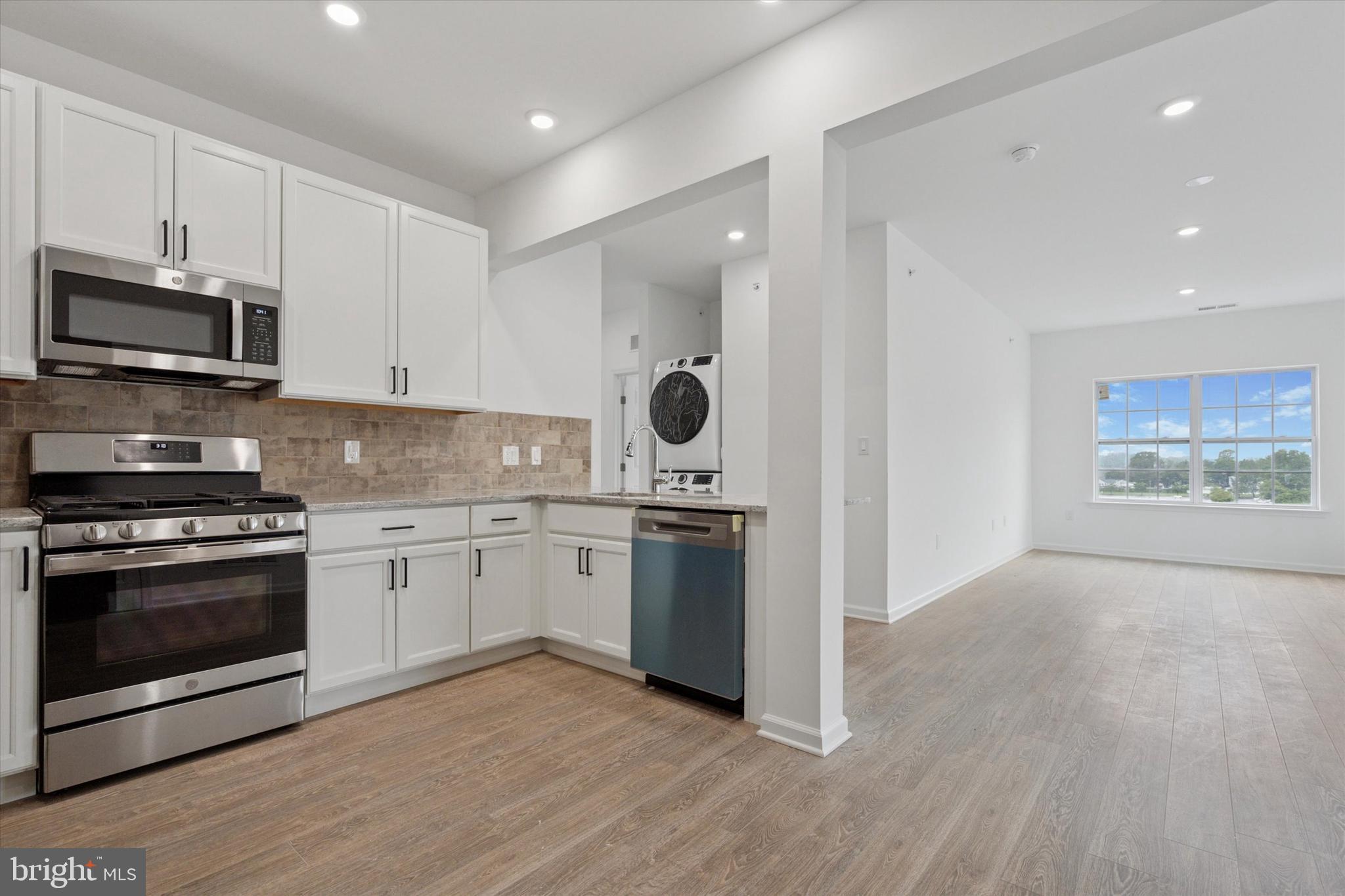 RADCLIFFE COURT - Residential