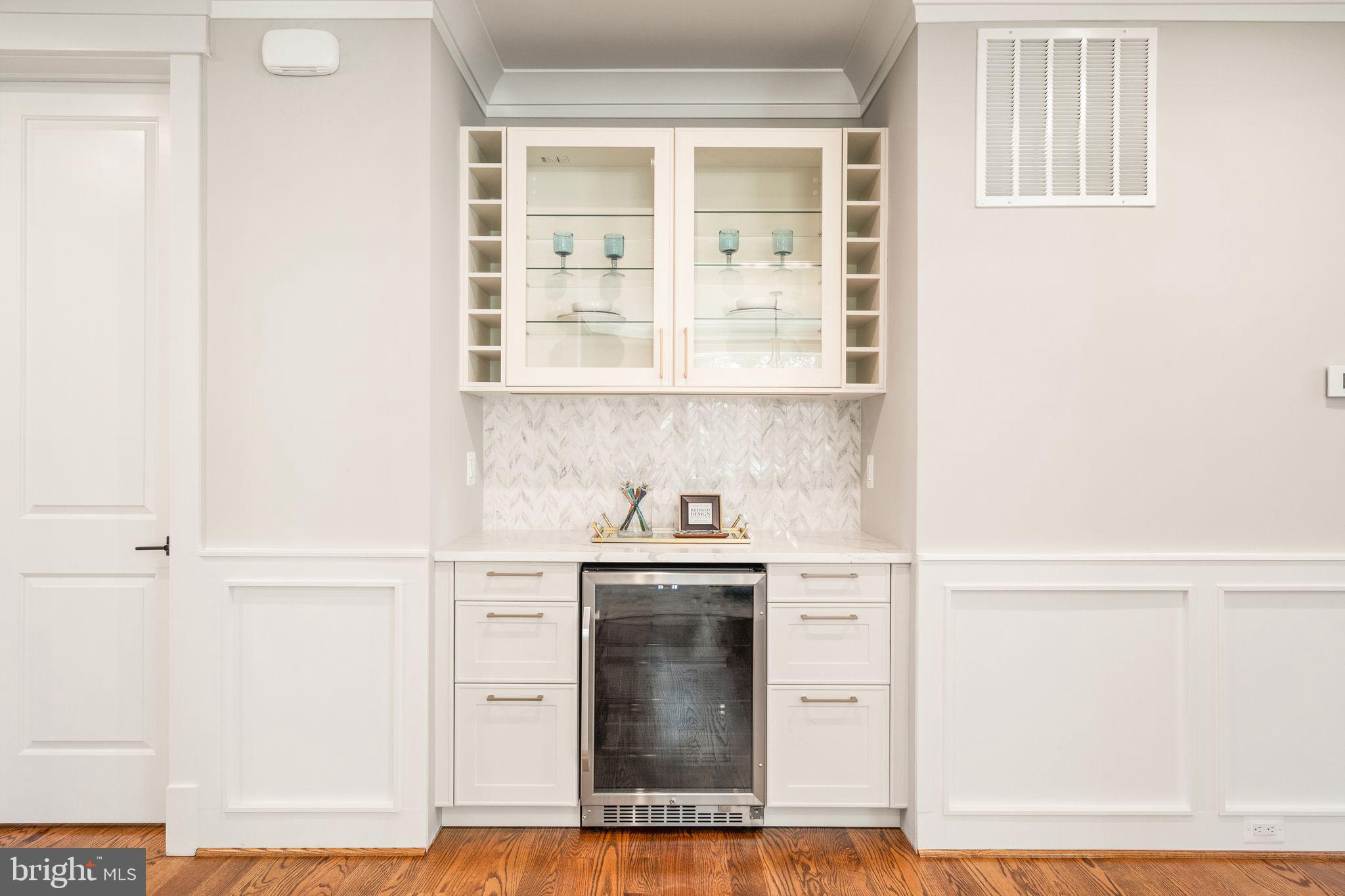 VIENNA WOODS - Residential