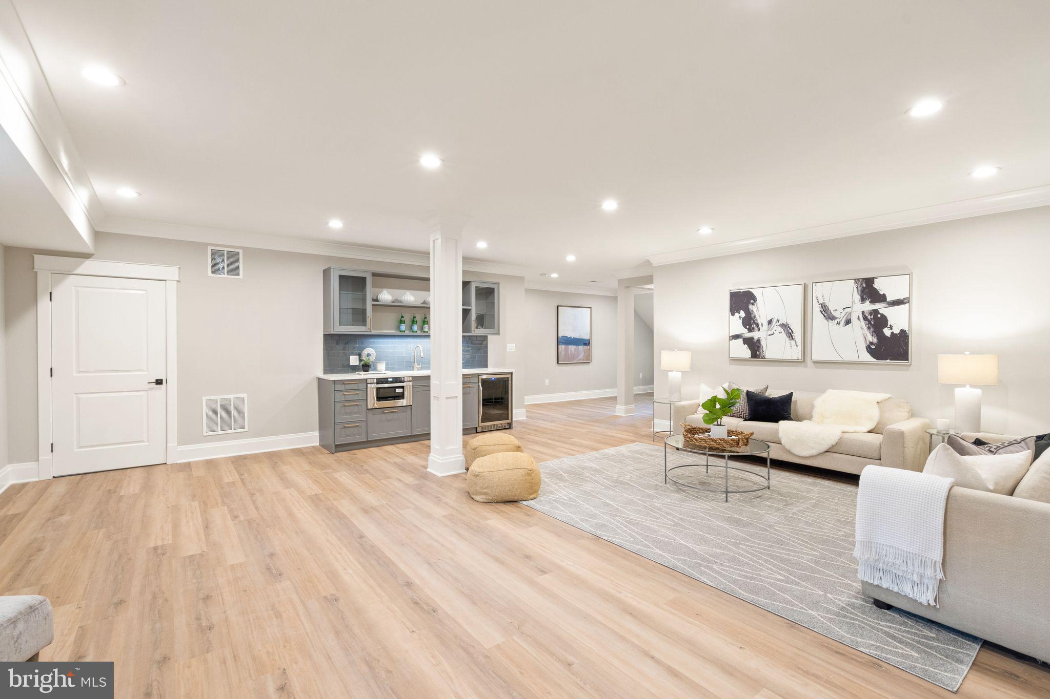 VIENNA WOODS - Residential