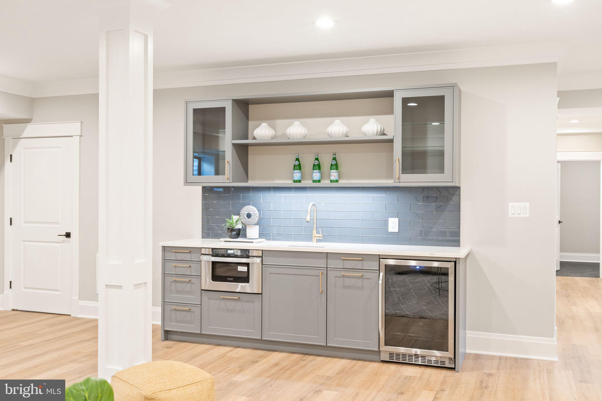 VIENNA WOODS - Residential