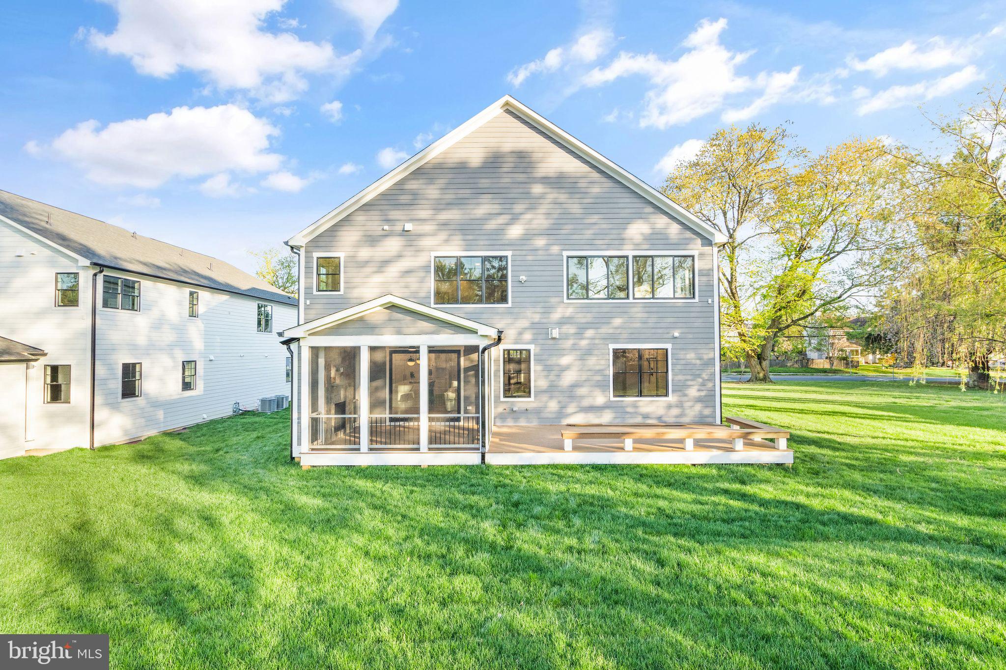 VIENNA WOODS - Residential