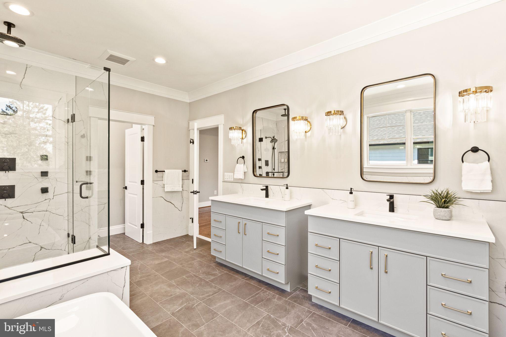 VIENNA WOODS - Residential