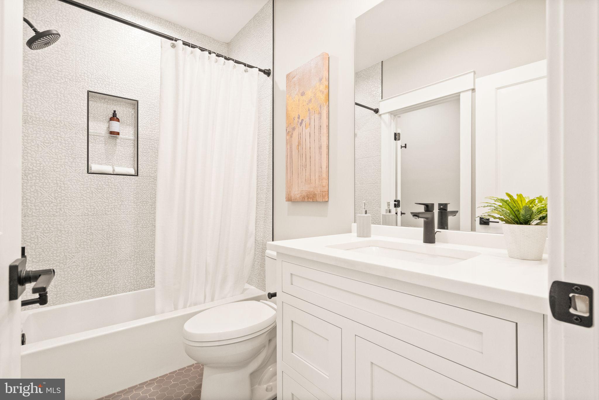 VIENNA WOODS - Residential