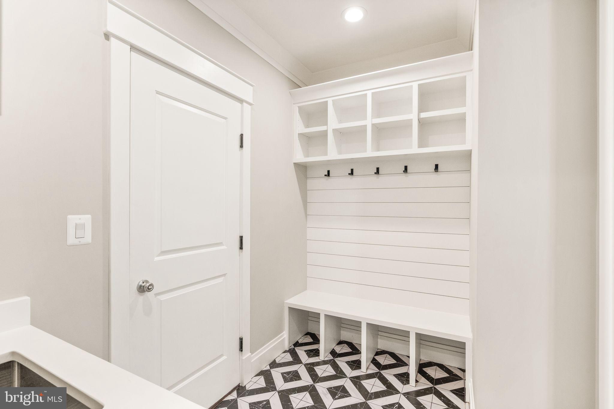 VIENNA WOODS - Residential