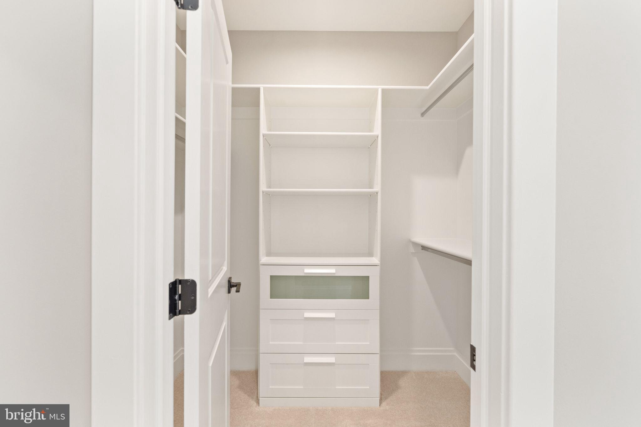 VIENNA WOODS - Residential