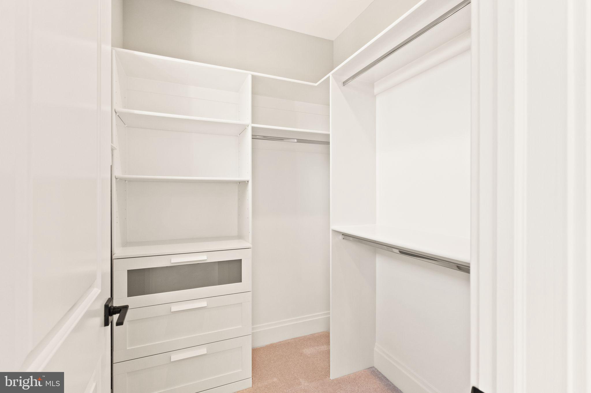 VIENNA WOODS - Residential