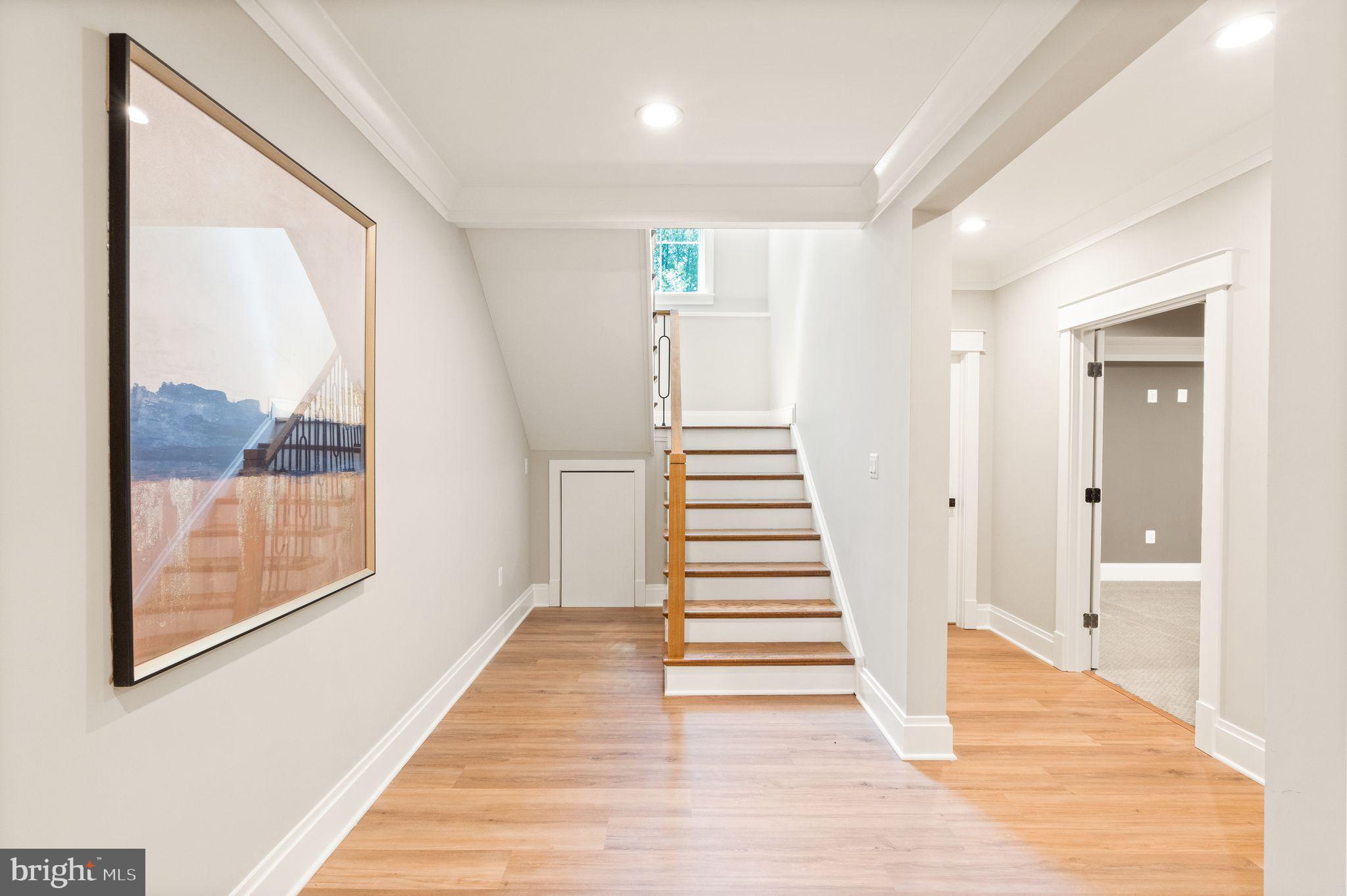 VIENNA WOODS - Residential