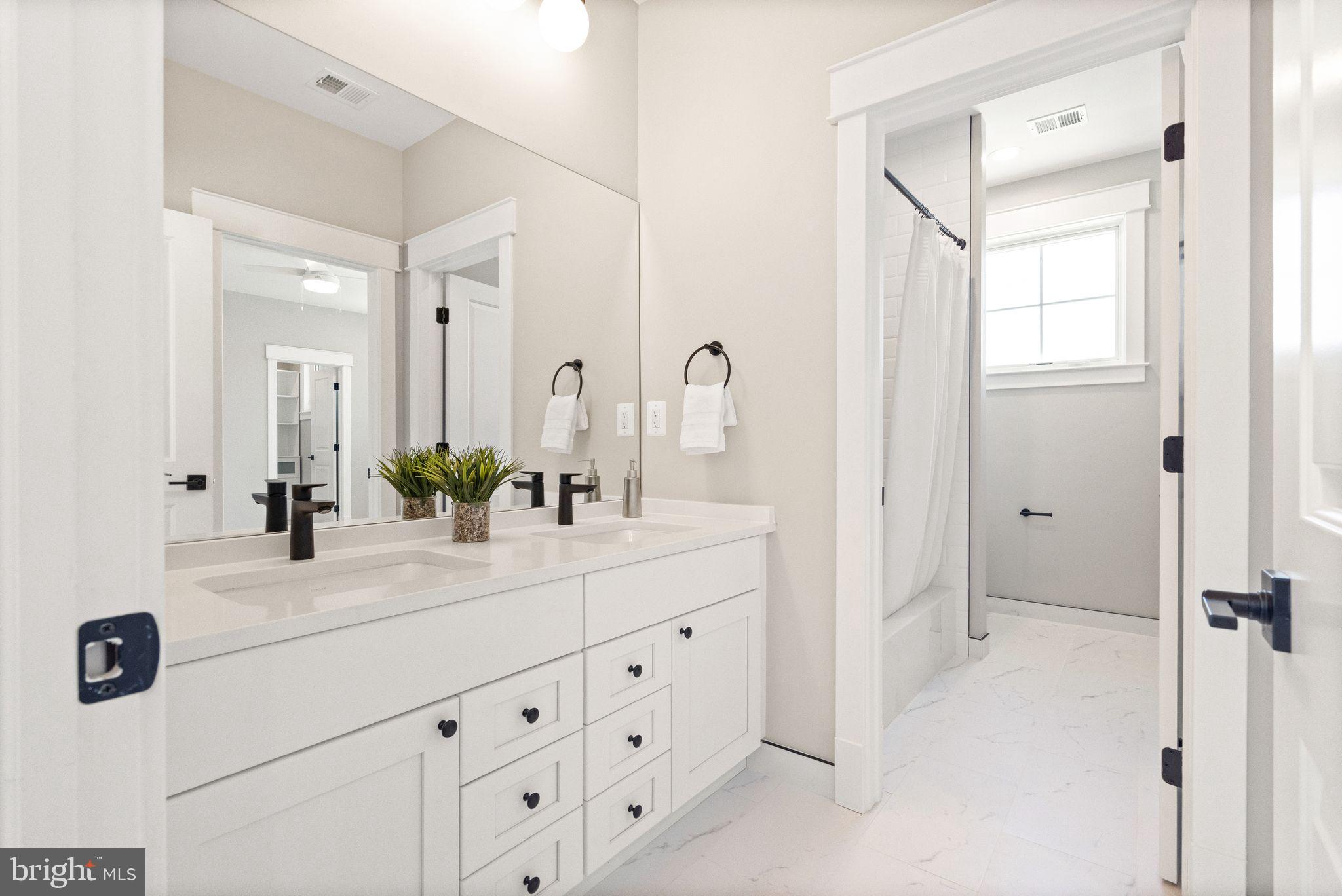 VIENNA WOODS - Residential