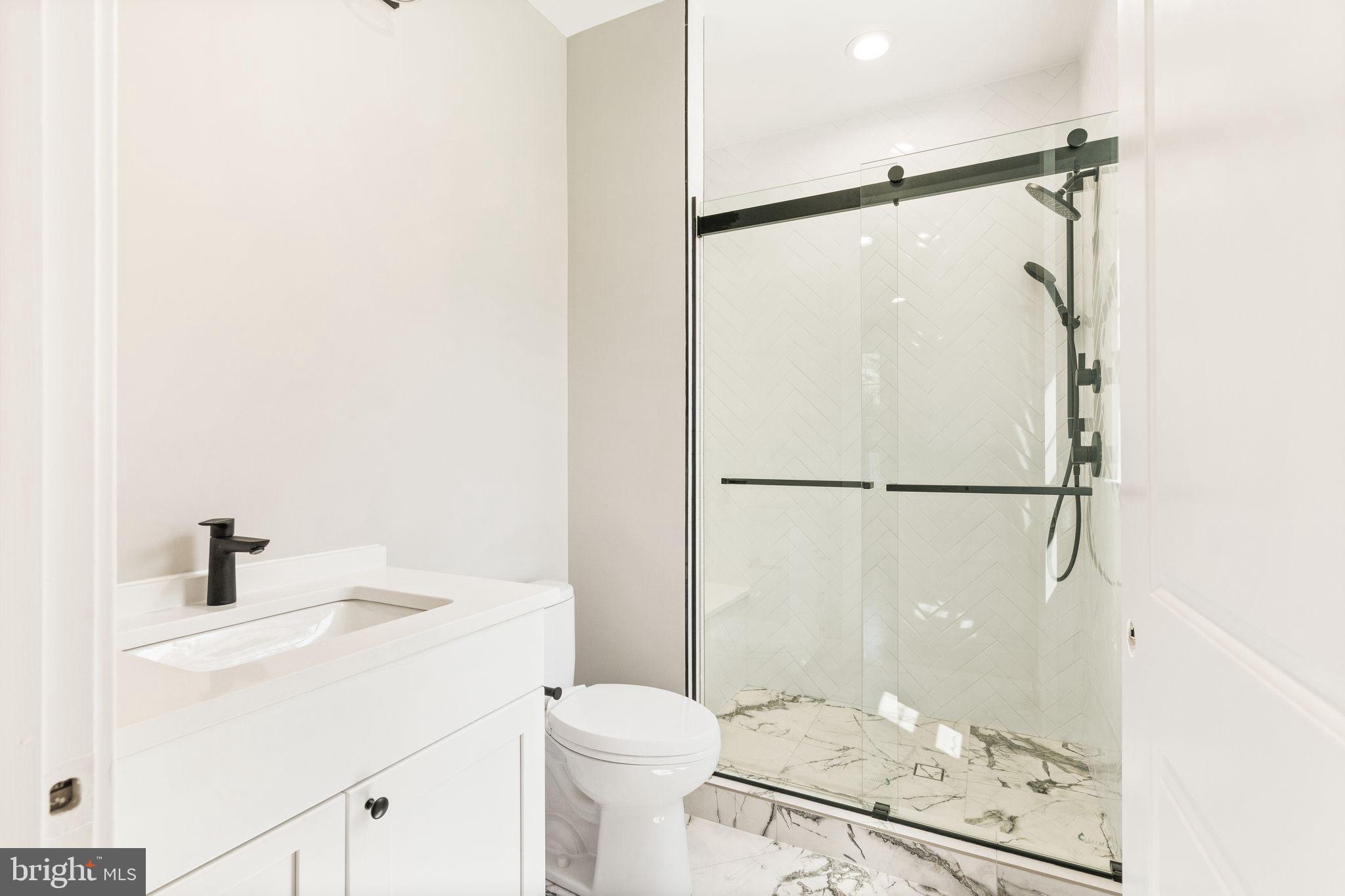 VIENNA WOODS - Residential