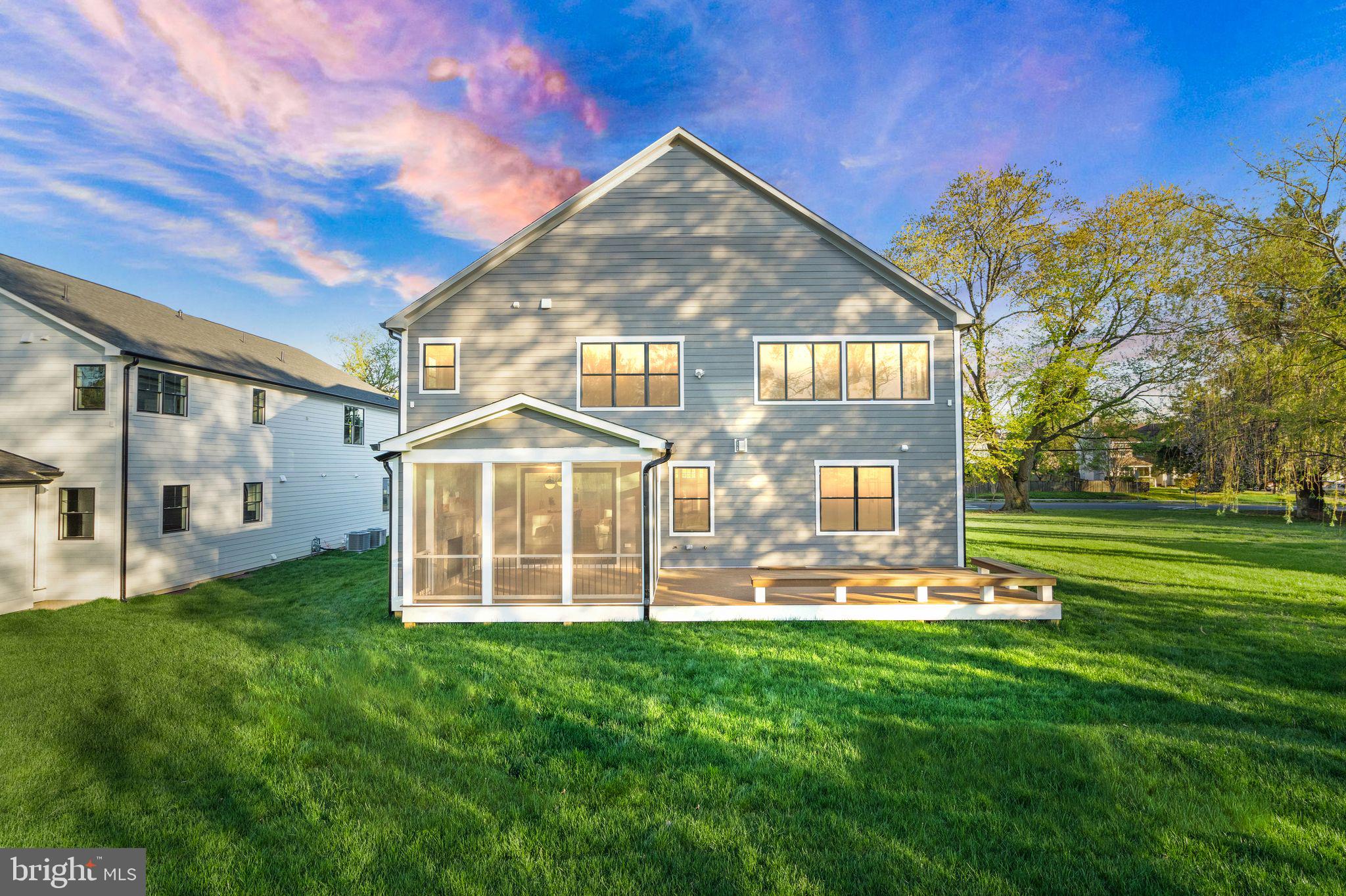 VIENNA WOODS - Residential