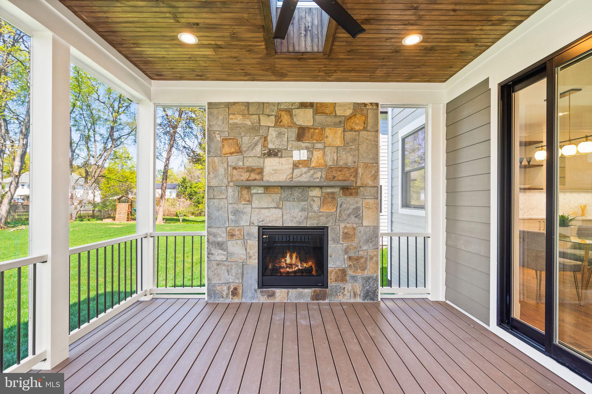 VIENNA WOODS - Residential