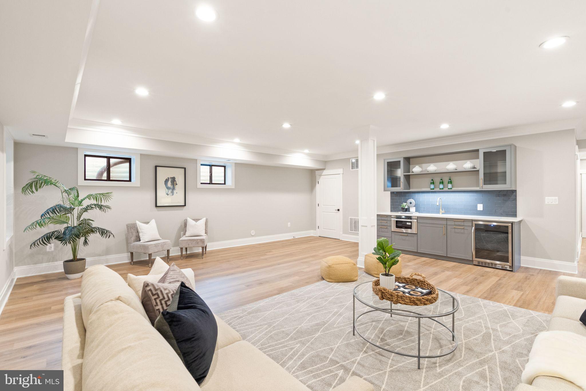 VIENNA WOODS - Residential