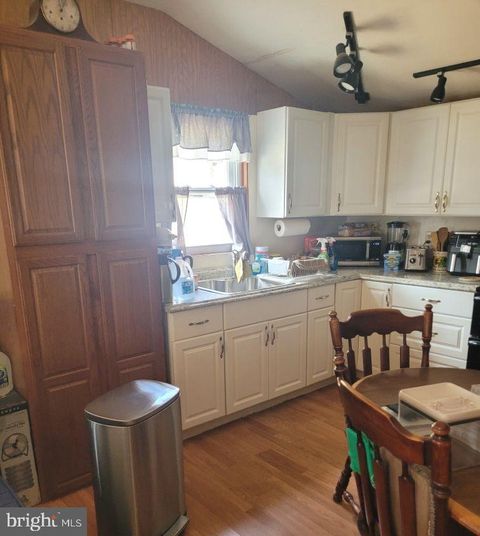 listing image 44
