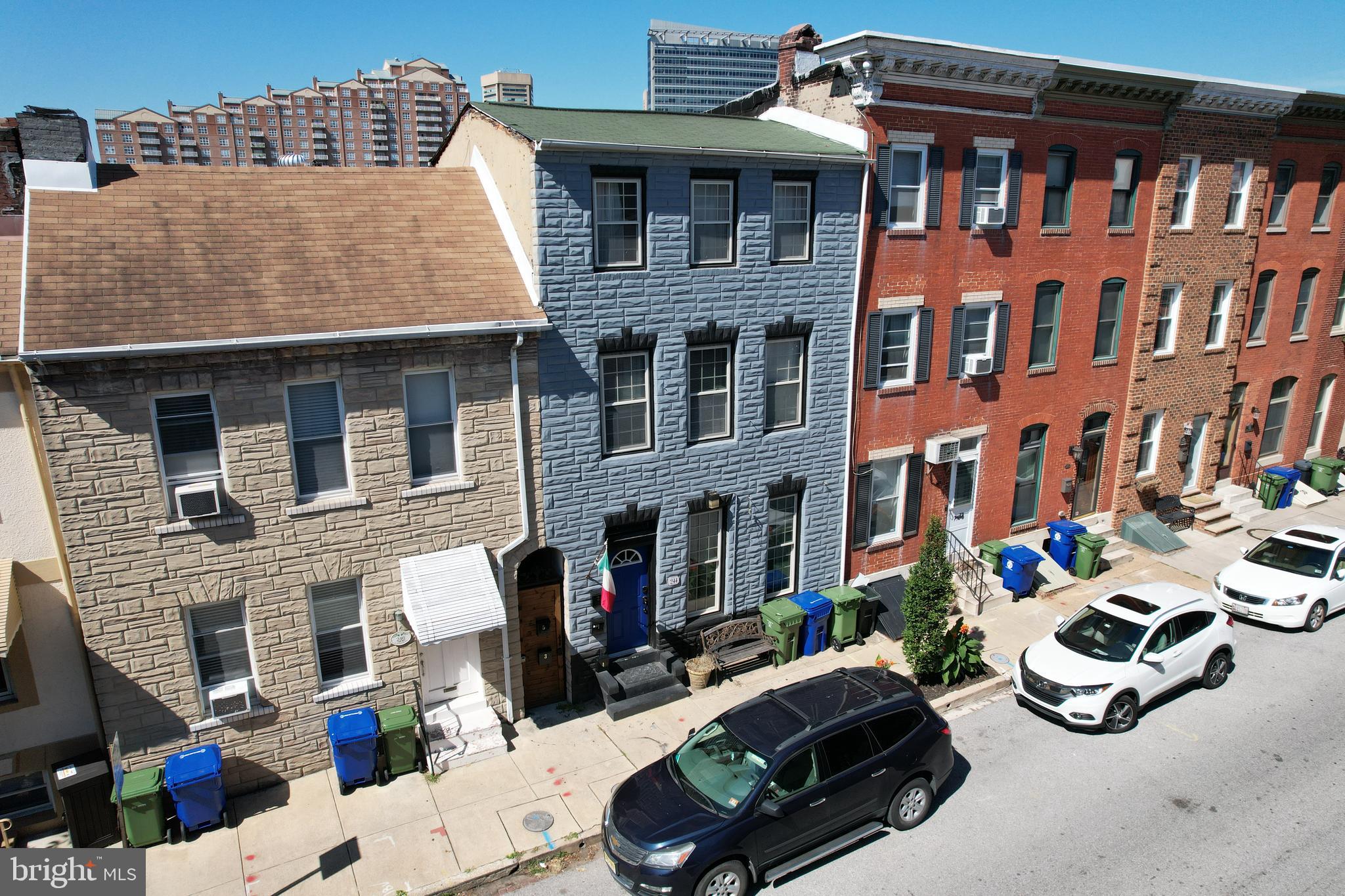 LITTLE ITALY - Residential Lease