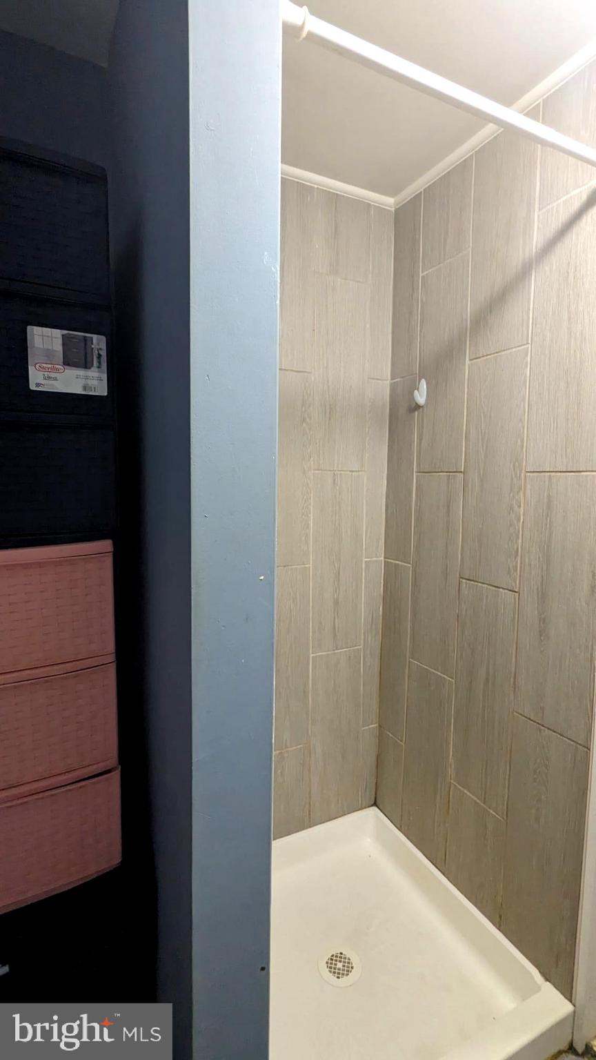 LITTLE ITALY - Residential Lease