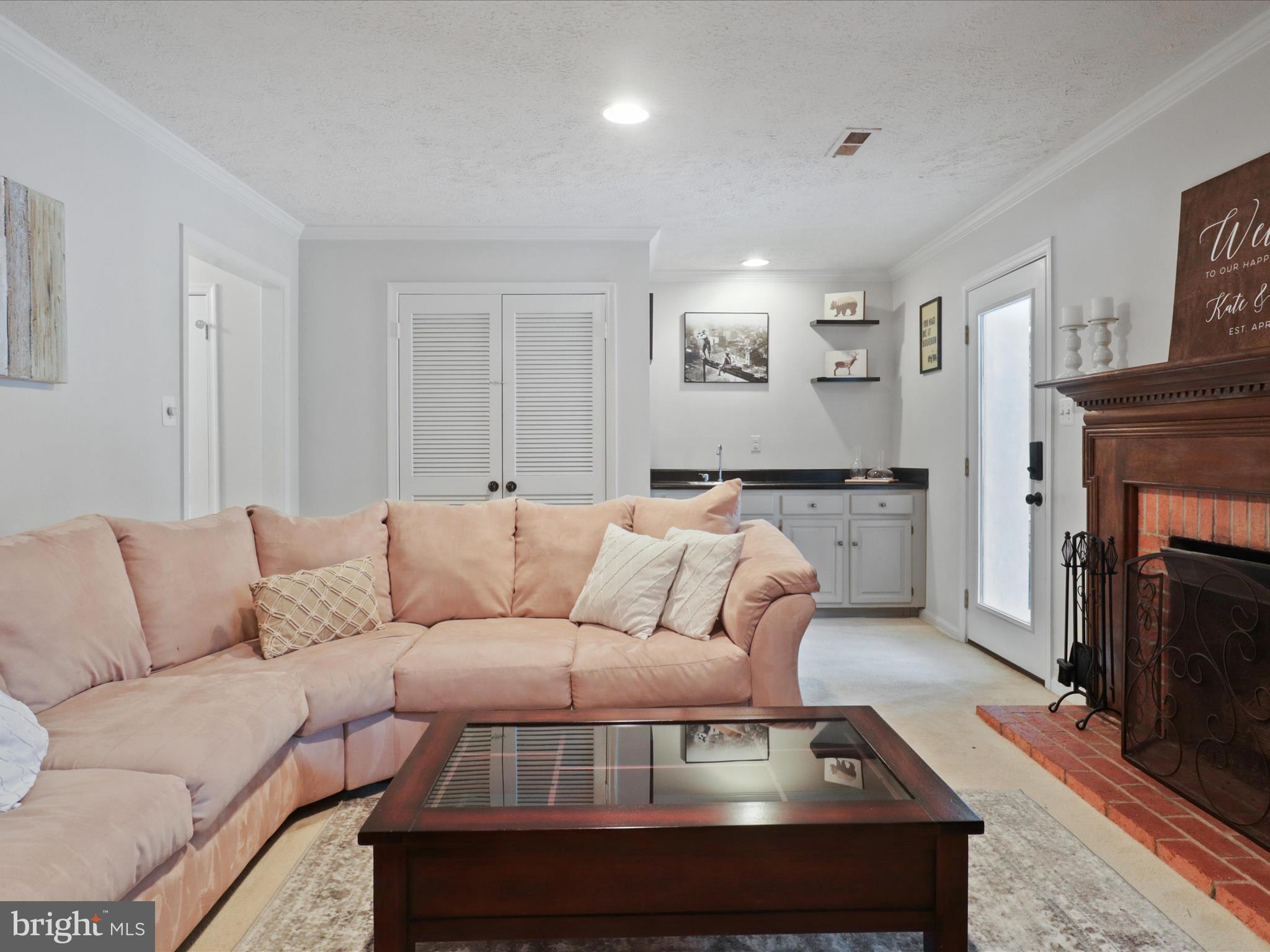 HOLLOWS - Residential